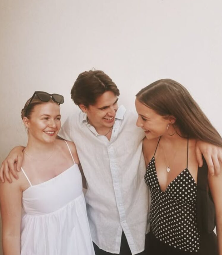 Capture decran 2025 11 21 230616 Découvrez toutes les plus belles photos des enfants de Véronique Cloutier et Louis Morissette en 2025