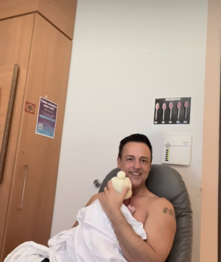 Capture decran 2025 11 28 000906 Étienne Drapeau dévoile toutes les images de l’accouchement de sa blonde… et c’est vraiment quelque chose