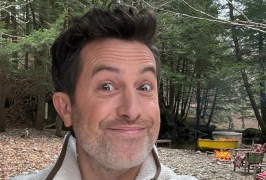 Jean-Philippe Dion met en location le célèbre chalet de La vraie nature — et les photos sont à couper le souffle ! 1 Jean-Philippe Dion met en location le célèbre chalet de La vraie nature — et les photos sont à couper le souffle ! Capture decran 2025 11 29 110330 Jean-Philippe Dion met en location le célèbre chalet de La vraie nature — et les photos sont à couper le souffle !