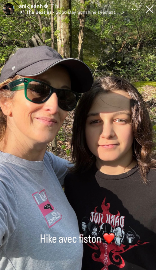 Capture decran 2025 11 30 125401 Le fils de Patrick Huard et Anik Jean appara&icirc;t sur une rare photo en 2025 &ndash; et il a vraiment chang&eacute;!