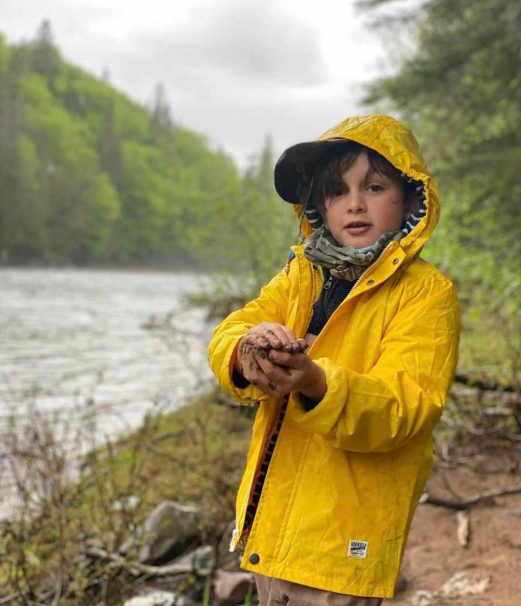 Capture decran 2025 11 30 125605 Le fils de Patrick Huard et Anik Jean appara&icirc;t sur une rare photo en 2025 &ndash; et il a vraiment chang&eacute;!