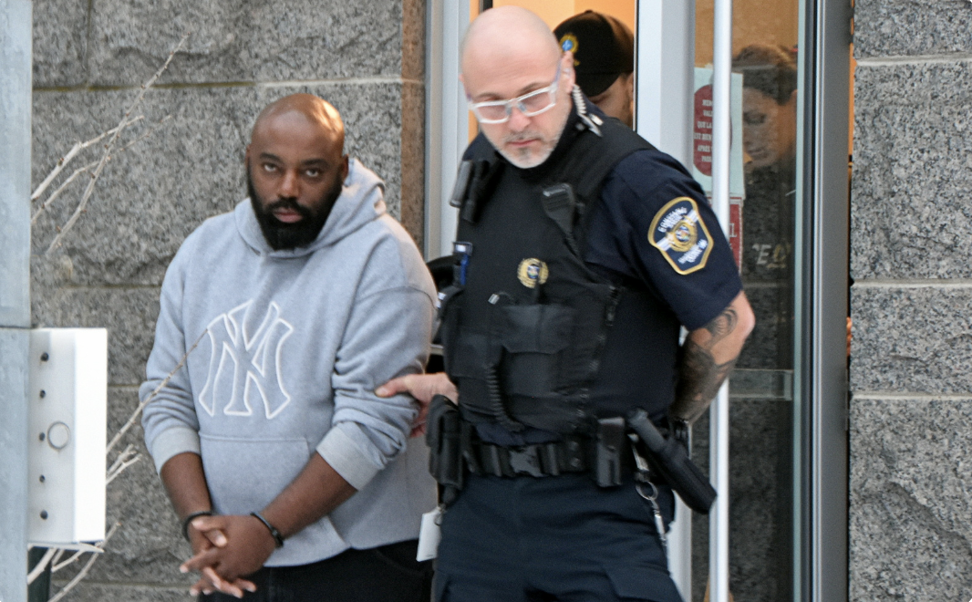 Martines Cenelia reçoit une lourde peine pour avoir abusé d’une adolescente sous sa garde 1 Martines Cenelia reçoit une lourde peine pour avoir abusé d’une adolescente sous sa garde Capture decran le 2025 11 19 a 02.21.59 Martines Cenelia reçoit une lourde peine pour avoir abusé d’une adolescente sous sa garde