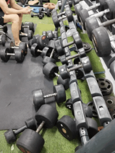 Étude choc : le matériel de gym serait 363 fois plus sale que les toilettes 2 Étude choc : le matériel de gym serait 363 fois plus sale que les toilettes Capture decran le 2025 11 22 a 01.46.15 Étude choc : le matériel de gym serait 363 fois plus sale que les toilettes