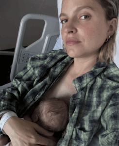 Capture decran le 2025 11 22 a 12.39.11 Après des mois de mystère, Sarah-Jeanne révèle le prénom de son fils