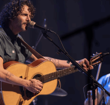 Capture decran le 2025 11 23 a 01.03.24 Vivre l’amour et traverser le deuil avec Alexandre Poulin