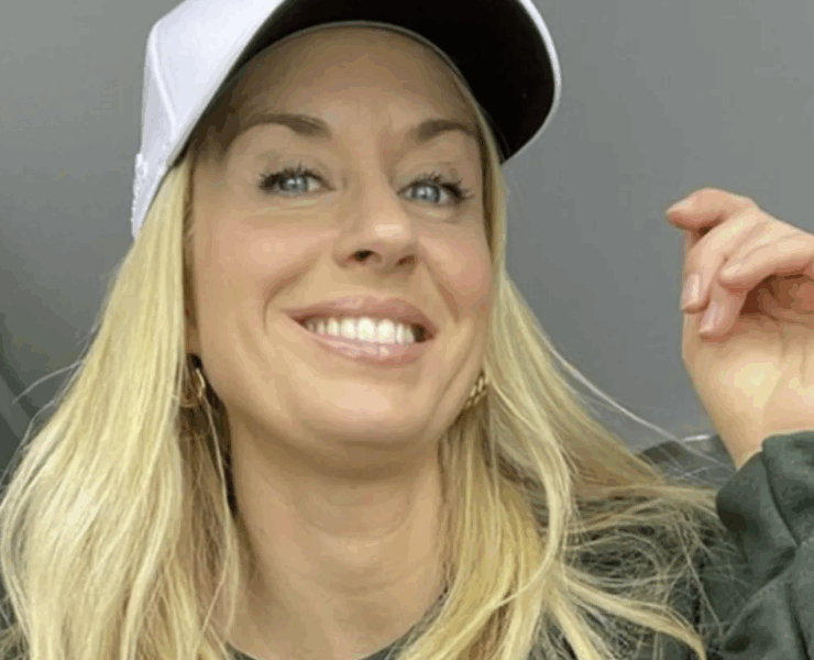 Capture decran le 2025 11 23 a 01.43.59 Anouk Meunier fait exploser le web avec sa robe de finale à Chanteurs masqués