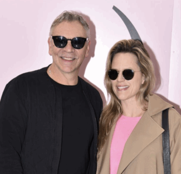 Capture decran le 2025 11 23 a 02.53.06 News :On connaît enfin l’identité de la femme qui partage la vie de Marc Labrèche