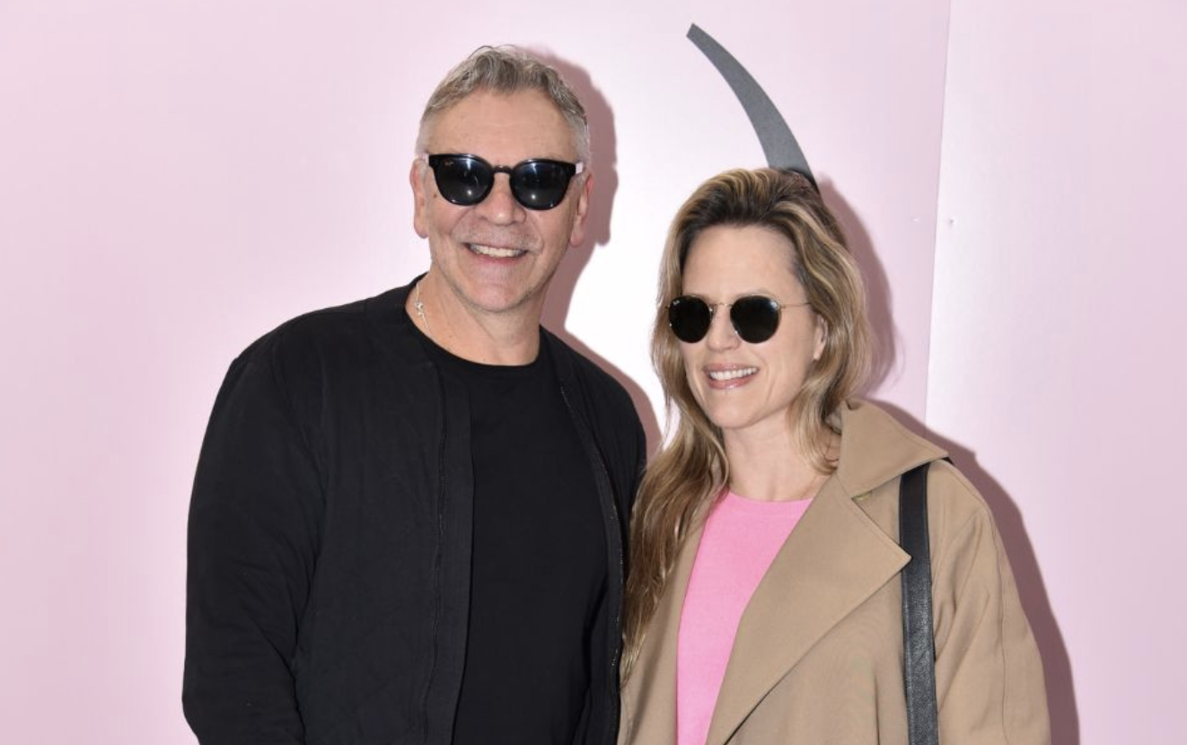 Capture decran le 2025 11 23 a 02.53.06 News :On connaît enfin l’identité de la femme qui partage la vie de Marc Labrèche