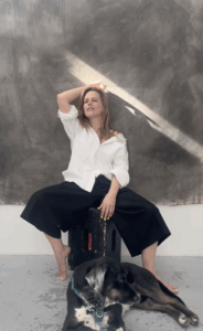 Capture decran le 2025 11 23 a 02.57.20 News :On connaît enfin l’identité de la femme qui partage la vie de Marc Labrèche