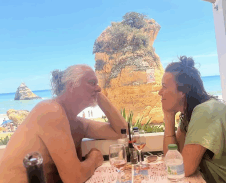 Capture decran le 2025 11 23 a 21.33.18 8(PHOTOS) D&eacute;couvrez la blonde actrice de Normand D'Amour en 11 photos