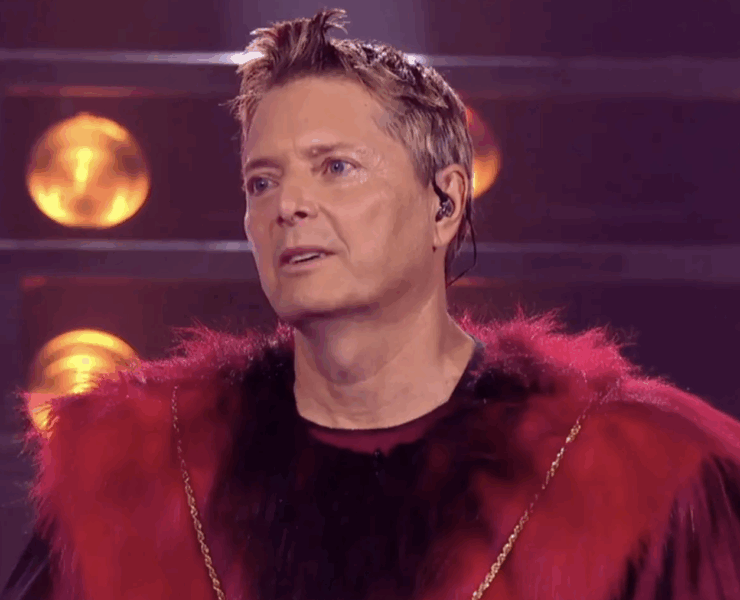 Capture decran le 2025 11 24 a 18.19.24 &laquo; Le Cardinal &raquo; triomphe : les t&eacute;l&eacute;spectateurs encensent Steph Carse &agrave; Chanteurs masqu&eacute;s