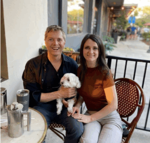 Capture decran le 2025 11 25 a 00.08.48 (11 photos) de Steph Carse et de sa blonde en amoureux après sa victoire à Chanteurs masqués