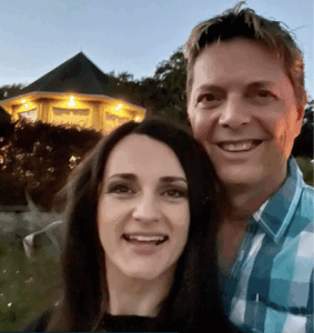 Capture decran le 2025 11 25 a 00.10.48 (11 photos) de Steph Carse et de sa blonde en amoureux après sa victoire à Chanteurs masqués