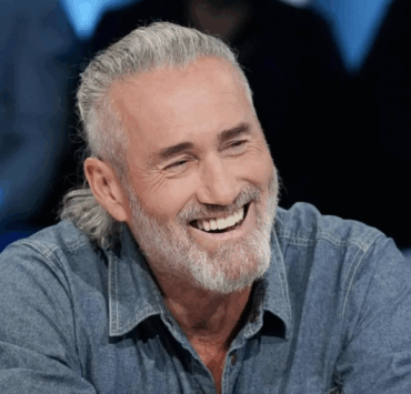 Ève-Marie Lortie est tombée sous le charme de ce couple formé par un ancien joueur du Canadien et sa conjointe 2 Ève-Marie Lortie est tombée sous le charme de ce couple formé par un ancien joueur du Canadien et sa conjointe Capture decran le 2025 11 25 a 01.08.26 Ève-Marie Lortie est tombée sous le charme de ce couple formé par un ancien joueur du Canadien et sa conjointe