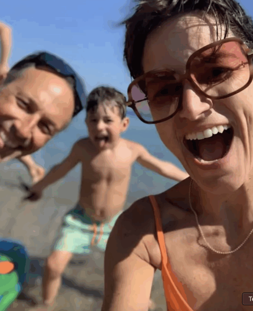 Capture decran le 2025 11 25 a 02.38.15 Un Regard Exclusif sur la Vie Priv&eacute;e de Julie Marcoux : 8 Photos Qui En Disent Long !