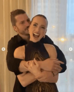 Karine Vanasse et son chum Guillaume Duranceau : découvrez leurs plus belles photos de couple 7 Karine Vanasse et son chum Guillaume Duranceau : découvrez leurs plus belles photos de couple Capture decran le 2025 11 25 a 03.15.16 Karine Vanasse et son chum Guillaume Duranceau : découvrez leurs plus belles photos de couple