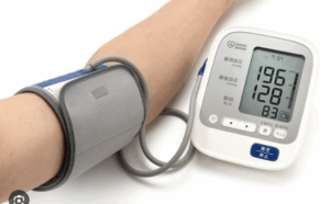 Capture decran le 2025 11 25 a 03.57.41 1 mois avant AVC vous recevez des signaux de votre Corps : les 7 signes à connaître absolument