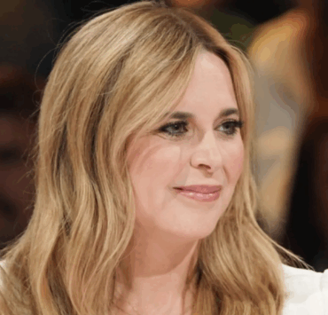 Julie Snyder fait jaser avec son chandail transparent à Chaque seconde compte 4 Julie Snyder fait jaser avec son chandail transparent à Chaque seconde compte Capture decran le 2025 11 25 a 12.07.07 Julie Snyder fait jaser avec son chandail transparent à Chaque seconde compte