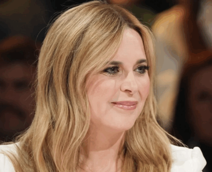 Capture decran le 2025 11 25 a 12.07.07 Julie Snyder fait jaser avec son chandail transparent à Chaque seconde compte