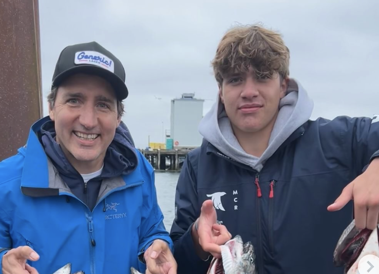 Capture decran le 2025 11 26 a 16.27.22 e1764192496310 Le fils de Justin Trudeau dévoile toutes les photos de son voyage dans le Sud avec sa blonde connue