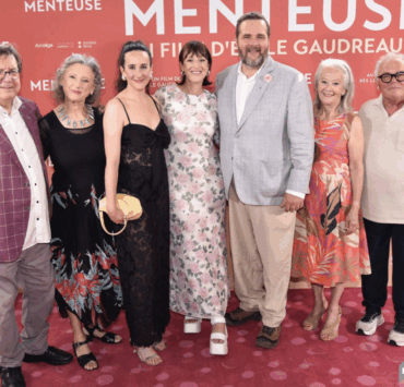 Éclats de stars et moments magiques à la première de "Menteuse" : découvrez qui a fait sensation ! 3 Éclats de stars et moments magiques à la première de "Menteuse" : découvrez qui a fait sensation ! Capture decran le 2025 11 26 a 20.48.13 Éclats de stars et moments magiques à la première de "Menteuse" : découvrez qui a fait sensation !