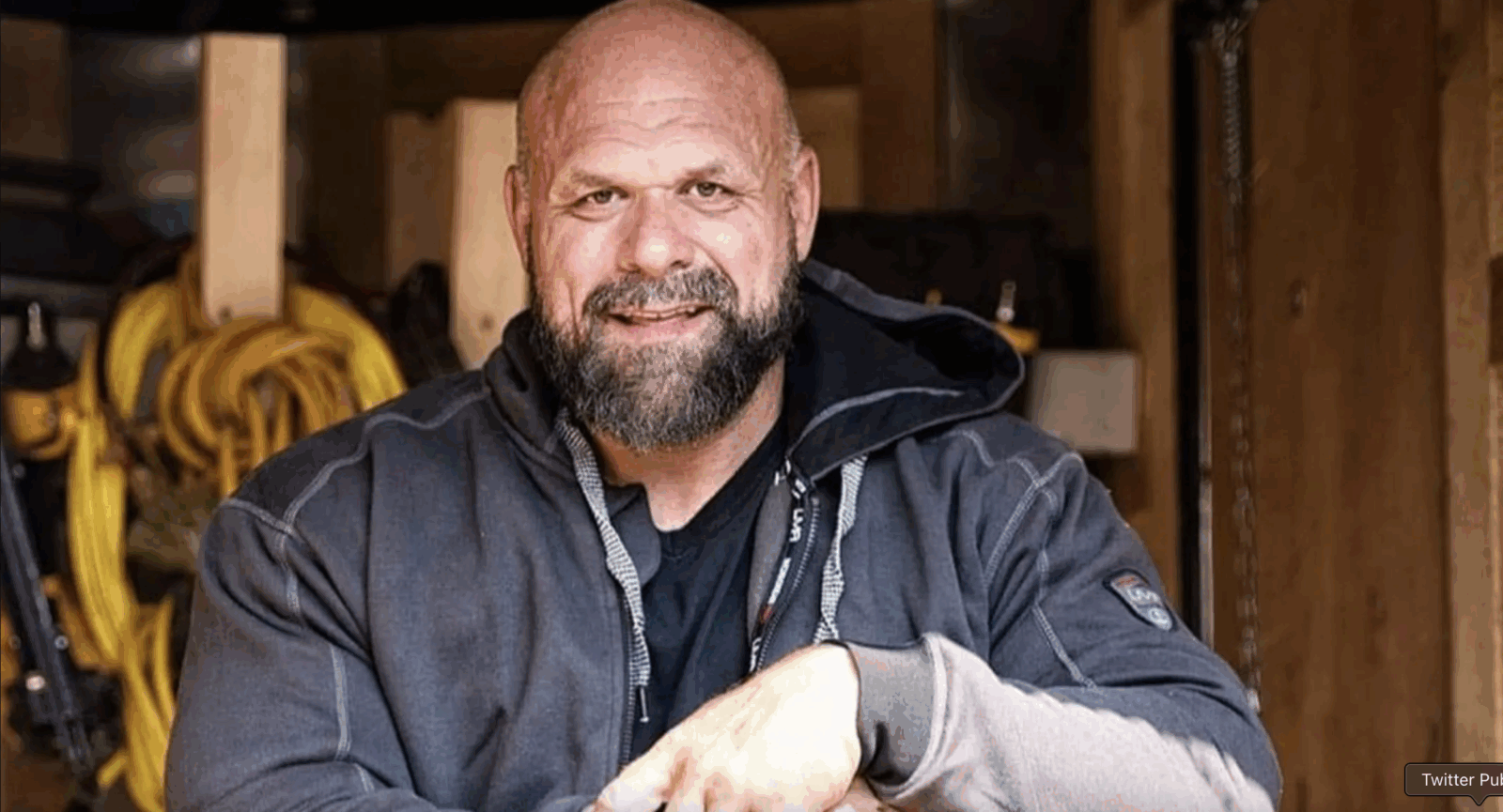 Capture decran le 2025 11 27 a 13.28.02 Hugo Girard surprend encore! Un nouveau chapitre s’ouvre dans sa carrière… et il touche directement à notre assiette!