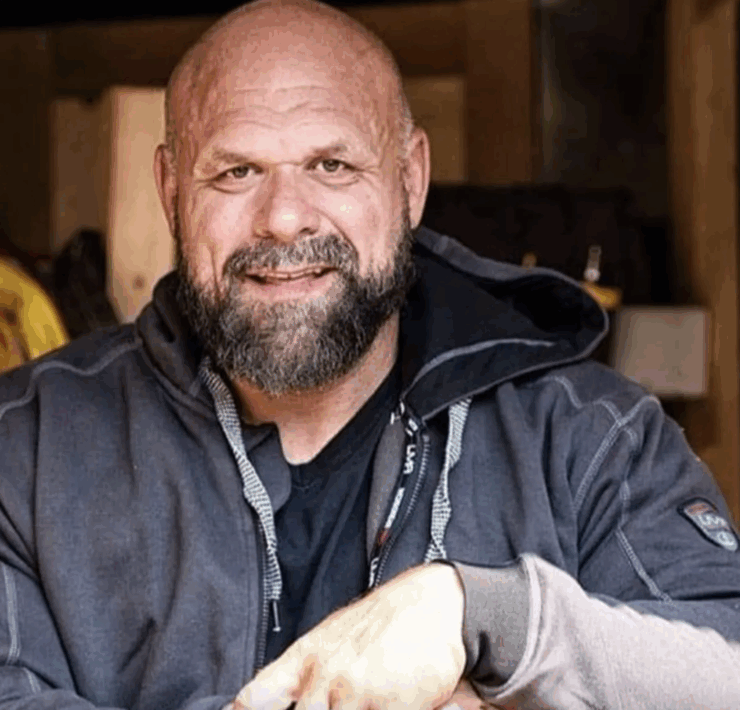 Capture decran le 2025 11 27 a 13.28.02 Hugo Girard surprend encore! Un nouveau chapitre s&rsquo;ouvre dans sa carri&egrave;re&hellip; et il touche directement &agrave; notre assiette!