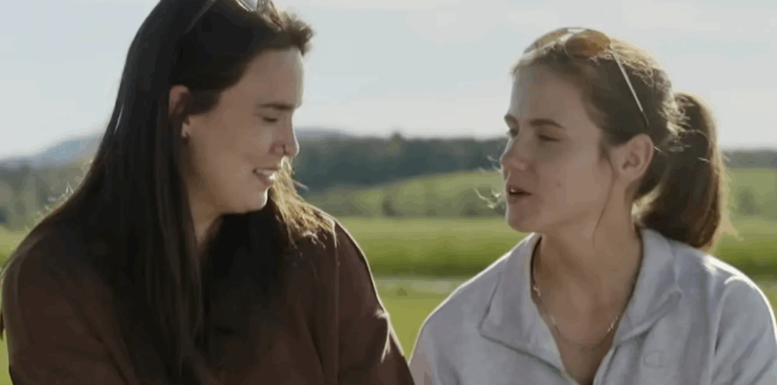 Capture decran le 2025 11 27 a 17.25.16 Sabrina et Mélanie de L’amour est dans le pré font une mise à jour touchante sur leur grossesse : « Il vient d’un congélateur, il est déjà habitué! »