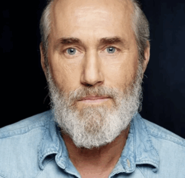 « J’ai dû choisir entre l’alcool et ma vie » – Roy Dupuis brise le silence sur ses démons 11 « J’ai dû choisir entre l’alcool et ma vie » – Roy Dupuis brise le silence sur ses démons Capture decran le 2025 11 29 a 16.31.28 « J’ai dû choisir entre l’alcool et ma vie » – Roy Dupuis brise le silence sur ses démons