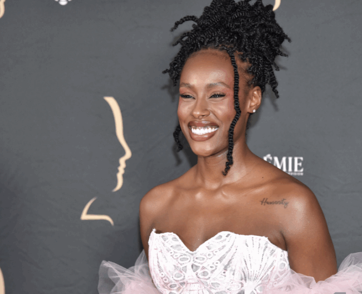 Capture decran le 2025 11 29 a 18.01.40 Na&iuml;la Louidort rayonne lors d&rsquo;une rare sortie publique avec son amoureux Louis Turcotte