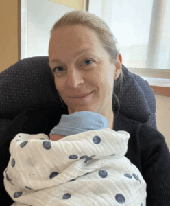 Capture decran le 2025 11 30 a 13.09.04 Annie Villeneuve chante Noël pour son fils Noah : « C’est un cadeau de la vie »