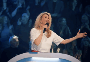 Capture decran le 2025 11 30 a 18.08.34 Les Transformations de Véronique Cloutier à La Fureur : Découvrez Ses 7 Looks Inoubliables