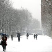 Capture decran 13 11 2025 21850 www.bing .com ALERTE NEIGE: Quelques précautions à prendre absolument pour éviter les chutes cet hiver