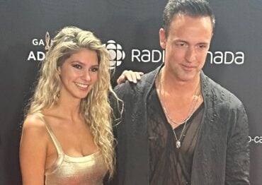 Étienne Drapeau et sa blonde ciblés : les commentaires les plus désagréables de l’ADISQ 2025 7 Étienne Drapeau et sa blonde ciblés : les commentaires les plus désagréables de l’ADISQ 2025 Capture decran 15 11 2025 05358 www.bing .com Étienne Drapeau et sa blonde ciblés : les commentaires les plus désagréables de l’ADISQ 2025