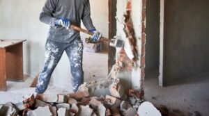 Je n’en pouvais plus » : un homme détruit sa propre maison à coups de marteau pour en finir 3 Je n’en pouvais plus » : un homme détruit sa propre maison à coups de marteau pour en finir Capture decran 5 11 2025 23418 www.demotivateur.fr 1 Je n’en pouvais plus » : un homme détruit sa propre maison à coups de marteau pour en finir