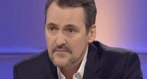 Triste coup du sort : Guy A. Lepage contraint de mettre son émission sur pause pour une raison bien précise 3 Triste coup du sort : Guy A. Lepage contraint de mettre son émission sur pause pour une raison bien précise Capture decran 6 11 2025 212719 cdn.vedettequebec.com Triste coup du sort : Guy A. Lepage contraint de mettre son émission sur pause pour une raison bien précise