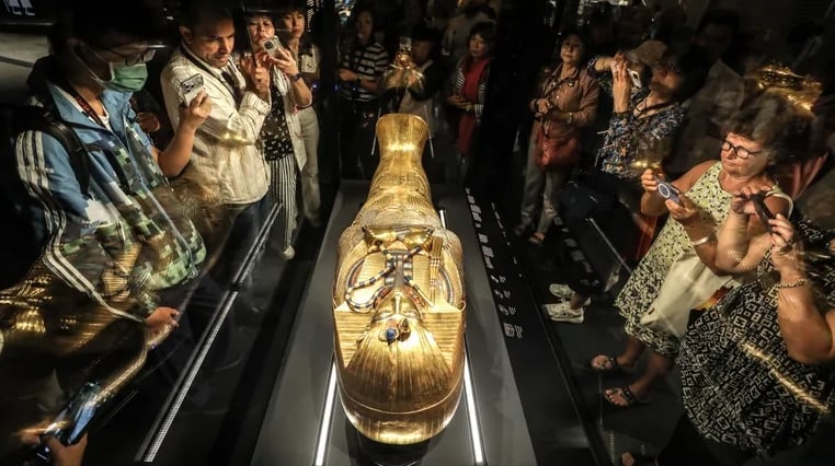 Les trésors de Toutânkhamon émerveillent les visiteurs du Grand Musée égyptien du Caire 1 Les trésors de Toutânkhamon émerveillent les visiteurs du Grand Musée égyptien du Caire Capture decran 9 11 2025 152655 static content.rtbf .be Les trésors de Toutânkhamon émerveillent les visiteurs du Grand Musée égyptien du Caire