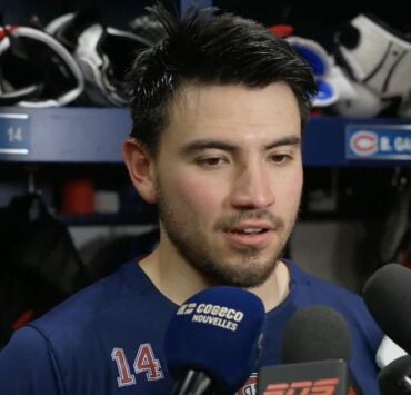 Nick Suzuki dévoile un moment complice et touchant au combat 2 Nick Suzuki dévoile un moment complice et touchant au combat Suzuki Nick Suzuki dévoile un moment complice et touchant au combat