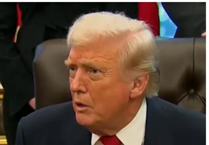 Donald Trump déroute à la Maison-Blanche avec une déclaration improbable... 1 Donald Trump déroute à la Maison-Blanche avec une déclaration improbable... magnet e1762981381969 Donald Trump déroute à la Maison-Blanche avec une déclaration improbable...