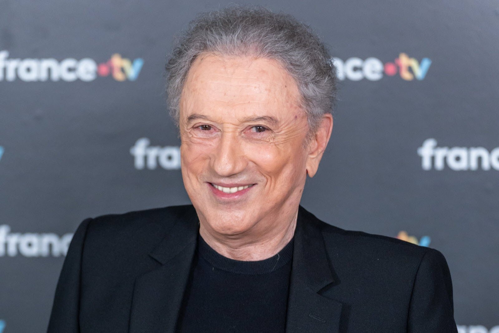 Michel Drucker : une annonce bouleversante à la télé française 1 Michel Drucker : une annonce bouleversante à la télé française michel drucker en septembre dernier photo sipa laurent vu 1743593226 Michel Drucker : une annonce bouleversante à la télé française