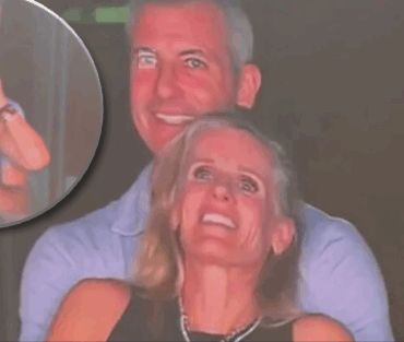 Coldplaygate: l'ex-PDG infidèle aurait dépensé une fortune sur OnlyFans 2 Coldplaygate: l'ex-PDG infidèle aurait dépensé une fortune sur OnlyFans montage final 1763526961 Coldplaygate: l'ex-PDG infidèle aurait dépensé une fortune sur OnlyFans