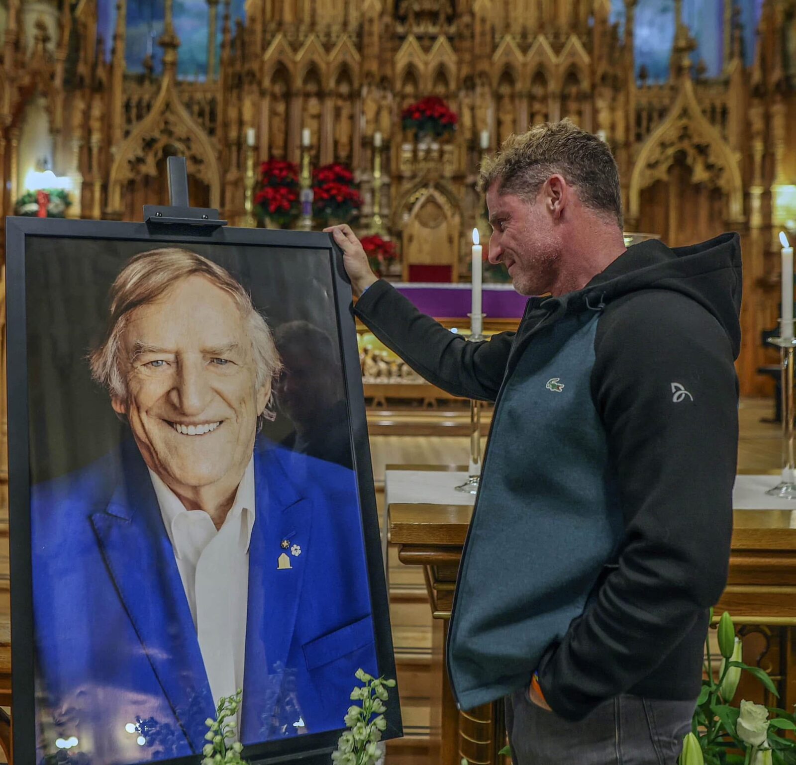 Jean-Marie Lapointe rend hommage à son père Jean Lapointe : une vague de commentaires profondément touchants 1 Jean-Marie Lapointe rend hommage à son père Jean Lapointe : une vague de commentaires profondément touchants moo Jean-Marie Lapointe rend hommage à son père Jean Lapointe : une vague de commentaires profondément touchants
