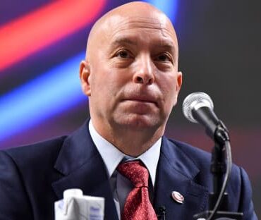 nuaibusptxvefet6ttaz Kent Hughes surprend avec un dilemme touchant chez les Canadiens