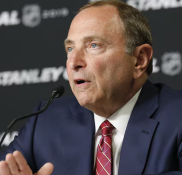 Gary Bettman n'entend pas à rire avec les Sénateurs d’Ottawa et prépare une grosse sanction 2 Gary Bettman n'entend pas à rire avec les Sénateurs d’Ottawa et prépare une grosse sanction Capture decran 2025 12 03 113345 Gary Bettman n'entend pas à rire avec les Sénateurs d’Ottawa et prépare une grosse sanction