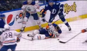 Capture decran 2025 12 04 153428 Immense trag&eacute;die pour Elias Pettersson : le joueur &eacute;toile des Canucks vit une perte profond&eacute;ment d&eacute;chirante