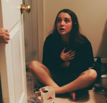 « Ma fille s’enfermait chaque après-midi dans la salle de bain… Quand j’ai découvert pourquoi, j’ai fondu en larmes » 2 « Ma fille s’enfermait chaque après-midi dans la salle de bain… Quand j’ai découvert pourquoi, j’ai fondu en larmes » Capture decran 2025 12 05 064853 « Ma fille s’enfermait chaque après-midi dans la salle de bain… Quand j’ai découvert pourquoi, j’ai fondu en larmes »