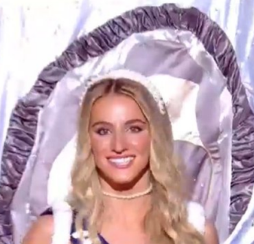 Capture decran 2025 12 07 144032 1 Miss France 2026 : le costume de Miss Aquitaine d&eacute;clenche un fou rire national &mdash; &ldquo;On dirait une serviette hygi&eacute;nique !&rdquo;