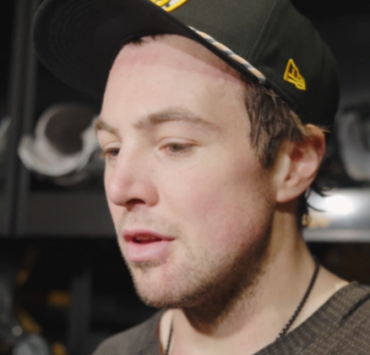 Capture decran 2025 12 07 163134 Charlie McAvoy montre sa surprenante perte de poids suite &agrave; sa blessure