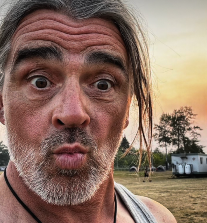 En colère, Patrice Godin réagit après avoir été piégé par une fausse image générée par l’intelligence artificielle 2 En colère, Patrice Godin réagit après avoir été piégé par une fausse image générée par l’intelligence artificielle Capture decran 2025 12 08 193706 En colère, Patrice Godin réagit après avoir été piégé par une fausse image générée par l’intelligence artificielle