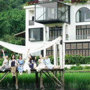 Elles refusent de vieillir seules : sept amies construisent leur maison pour vivre leur retraite ensemble 11 Elles refusent de vieillir seules : sept amies construisent leur maison pour vivre leur retraite ensemble Capture decran 2025 12 09 181715 Elles refusent de vieillir seules : sept amies construisent leur maison pour vivre leur retraite ensemble